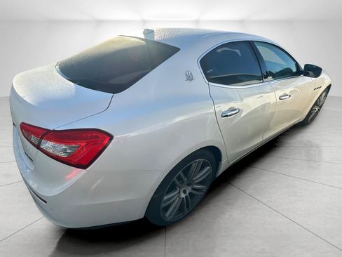 Used 2017 Maserati Ghibli Base image 2