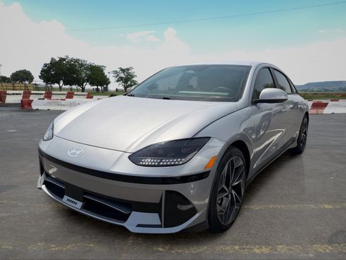 Used 2023 Hyundai Ioniq 6 SEL RWD image 5