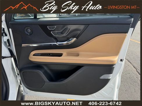 Used 2021 Lincoln Corsair Reserve w/ Equipment Group 201A image 18