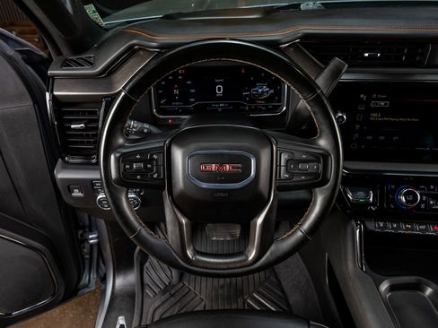 Used 2024 GMC Sierra 2500 AT4 w/ Technology Package image 19