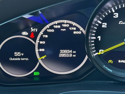 Used 2021 Porsche Cayenne Turbo S image 26