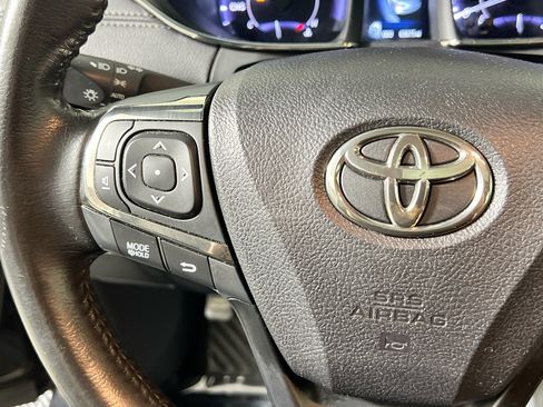 Used 2016 Toyota Avalon XLE Plus FWD image 19