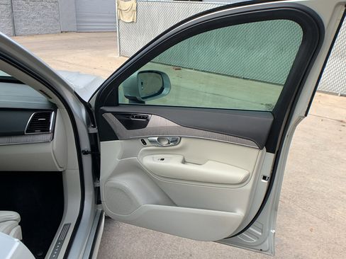 Used 2022 Volvo XC90 T6 Inscription w/ Advanced Package image 29