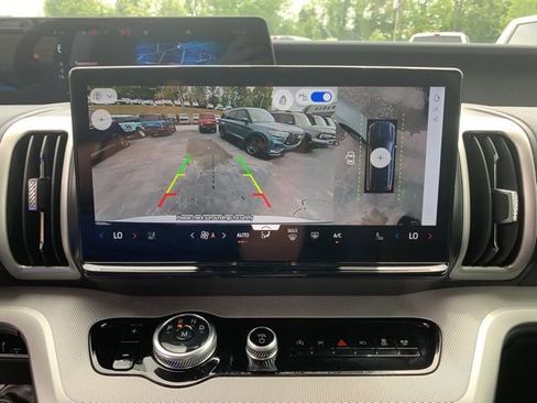 New 2025 Ford Expedition Active RWD image 34