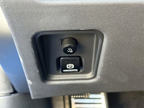 Used 2025 Chevrolet Corvette Stingray Convertible w/ 1LT image 17