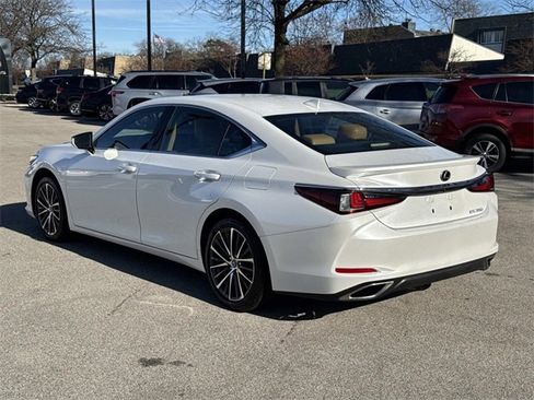 Certified 2024 Lexus ES 350 w/ Premium Package image 7