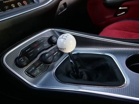 Used 2015 Dodge Challenger SRT Hellcat image 8