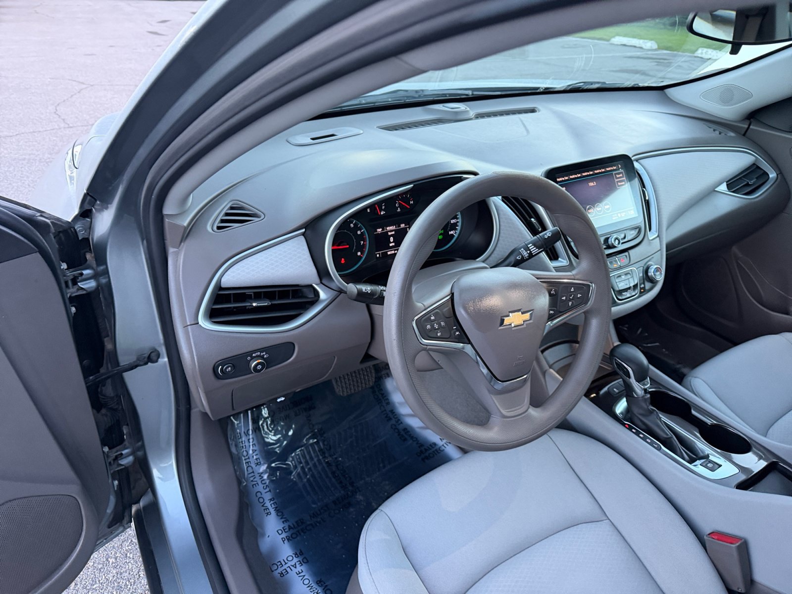 Used 2023 Chevrolet Malibu LS w/ Driver Confidence Package FWD image 18
