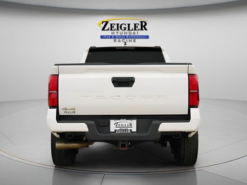 Used 2024 Toyota Tacoma SR5 AWD/4WD image 7