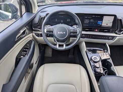 Used 2025 Kia Sportage EX AWD/4WD image 16