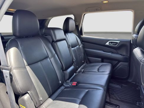 Used 2015 Nissan Pathfinder SL w/ SL Tech Package AWD/4WD image 18