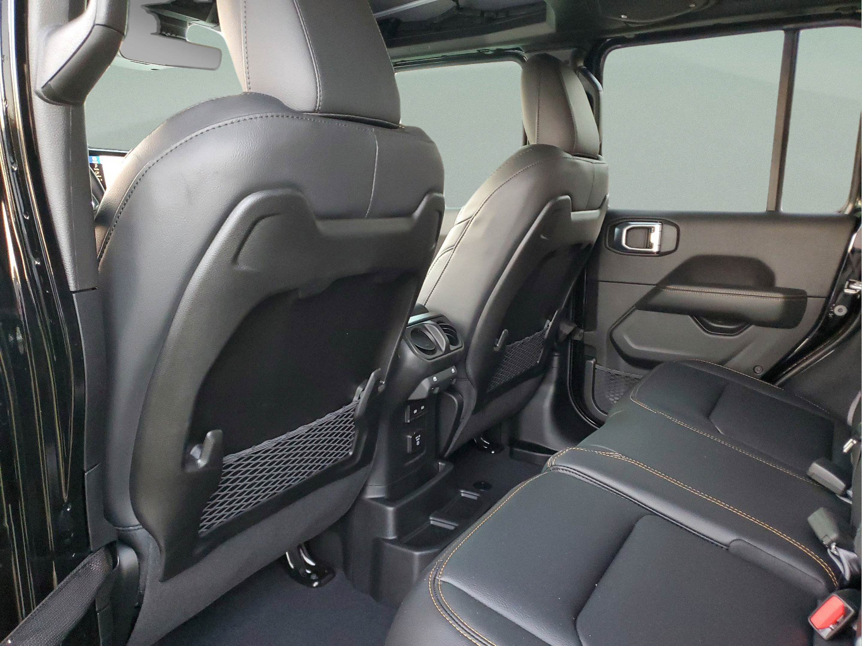New 2026 Jeep Wrangler Unlimited Sahara AWD/4WD image 5