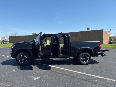 Used 2024 Chevrolet Silverado 1500 ZR2 w/ Technology Package AWD/4WD image 14