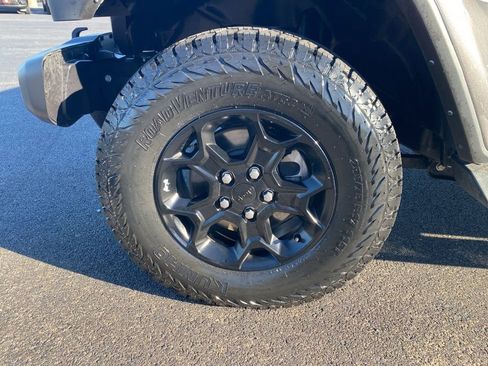 Used 2023 Jeep Gladiator Sport image 47