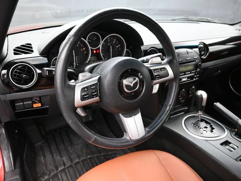 Used 2008 MAZDA MX-5 Miata Grand Touring RWD image 15