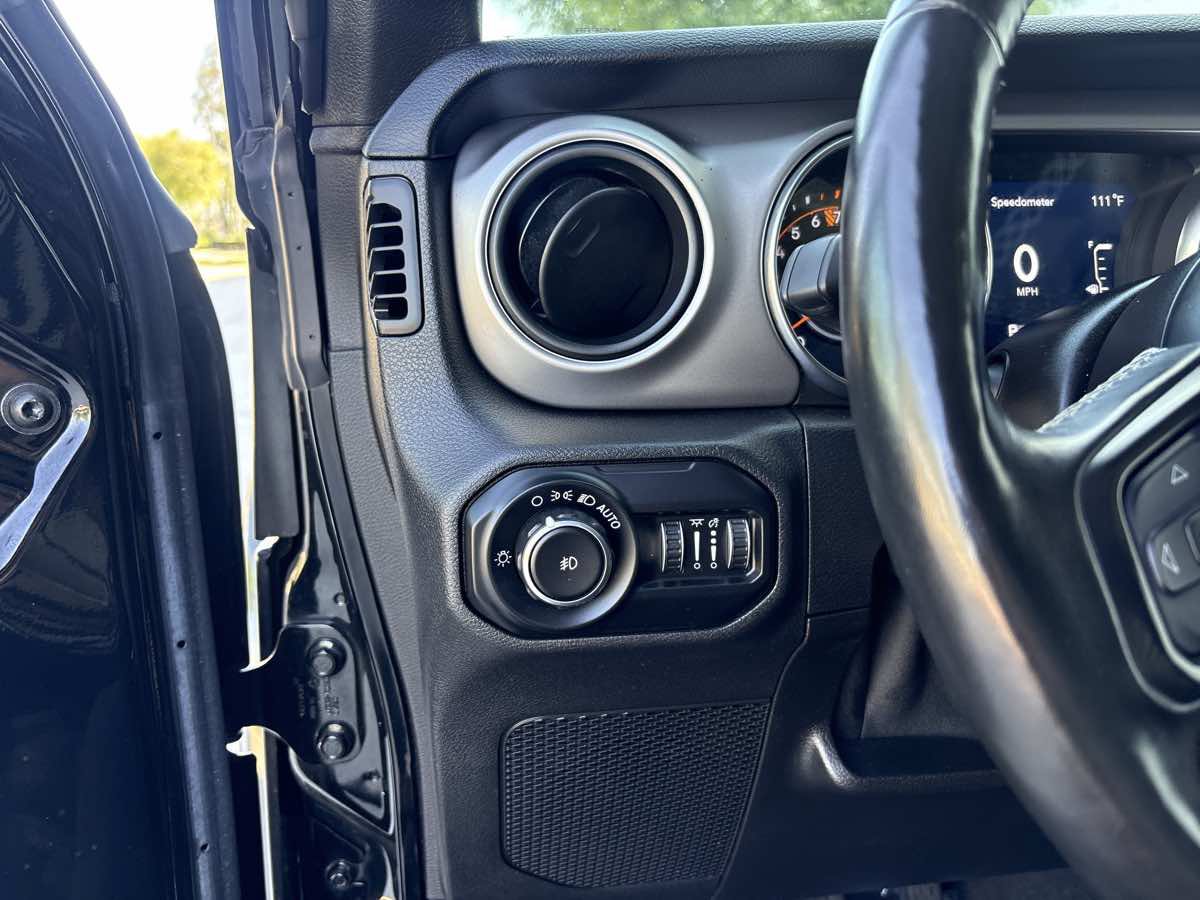 Used 2021 Jeep Wrangler Sport AWD/4WD image 16