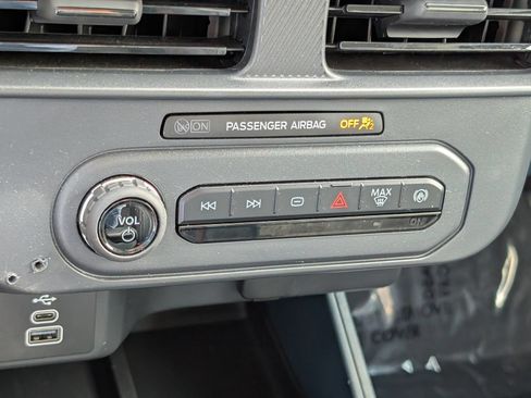 Used 2025 Ford Maverick XL w/ 4K Tow Package AWD/4WD image 24