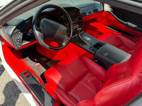 Used 1994 Chevrolet Corvette Coupe RWD image 10