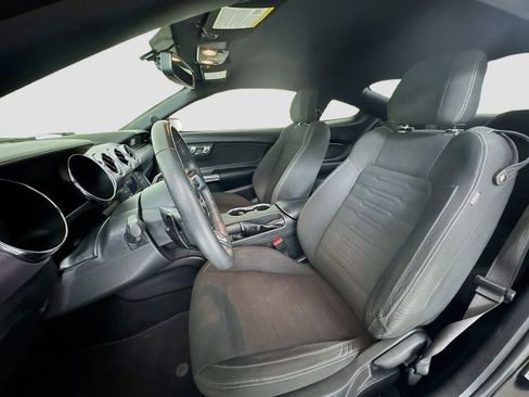 Used 2015 Ford Mustang Coupe image 9