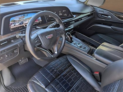 Used 2021 Cadillac Escalade Sport Platinum w/ LPO, ONYX Package image 7