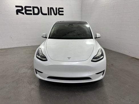 Used 2023 Tesla Model Y AWD image 2