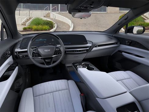 New 2025 Cadillac Lyriq Luxury image 15