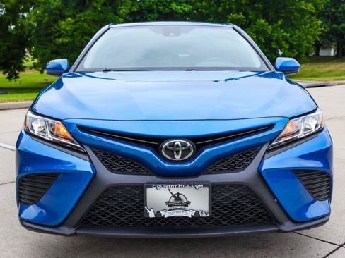 Used 2019 Toyota Camry SE FWD image 18