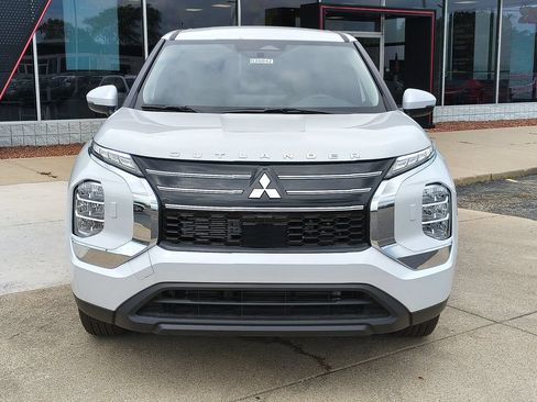 New 2026 Mitsubishi Outlander ES AWD/4WD image 13