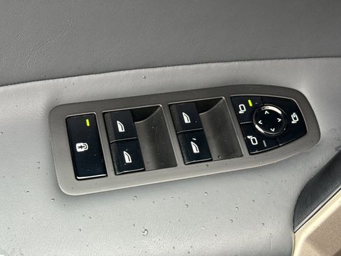 Used 2022 BMW iX xDrive50 w/ Premium Package image 13