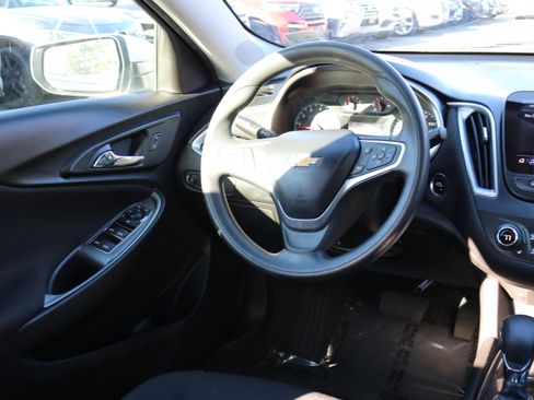 Used 2022 Chevrolet Malibu LT image 24