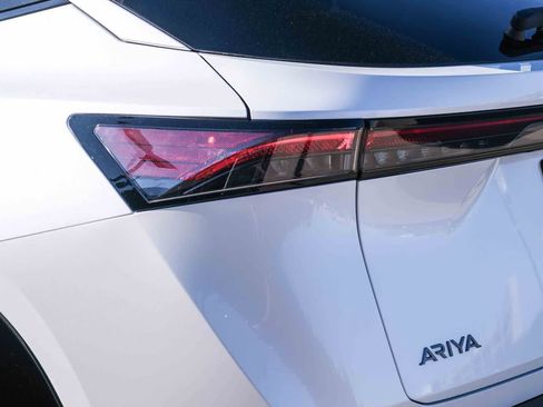 Used 2025 Nissan Ariya FWD image 7