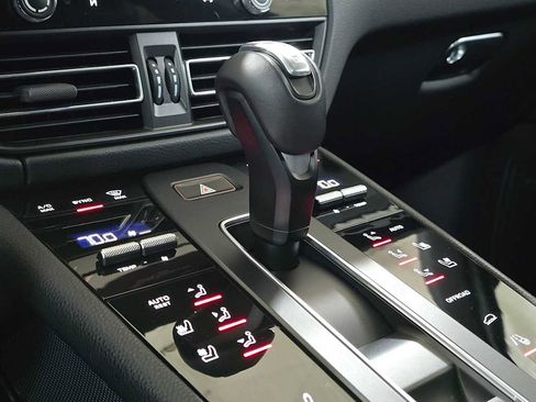 Used 2022 Porsche Macan GTS image 35