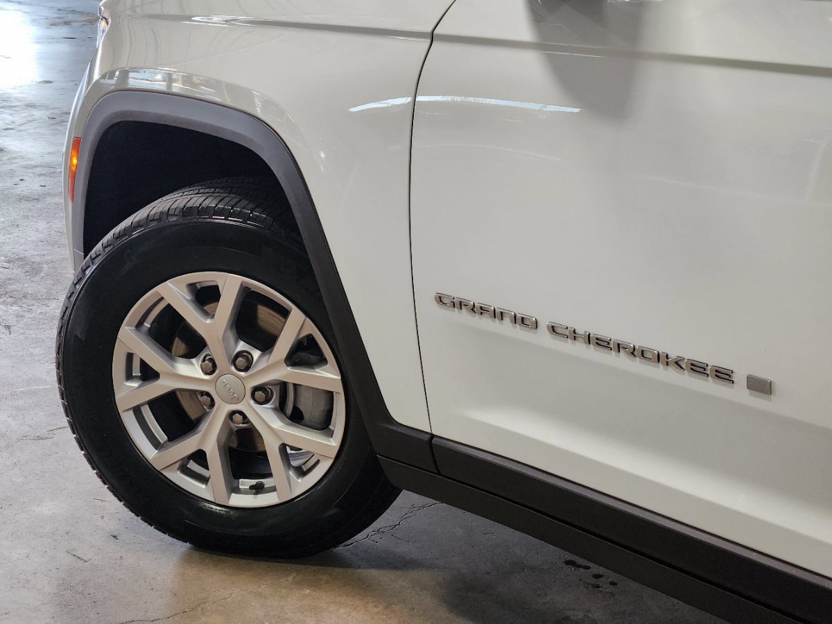 Used 2022 Jeep Grand Cherokee Limited RWD image 23