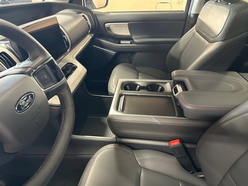 Used 2025 Ford Expedition Max Active AWD/4WD image 13