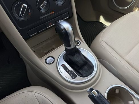 Used 2015 Volkswagen Beetle TDI FWD image 17