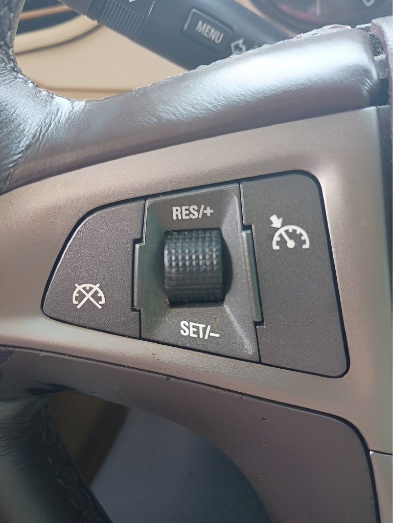 Used 2013 Buick LaCrosse Premium w/ Entertainment Package FWD image 13