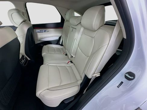 New 2026 Genesis GV70 2.5T Advanced AWD/4WD image 17