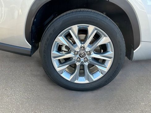 Used 2020 Toyota Highlander Limited image 31