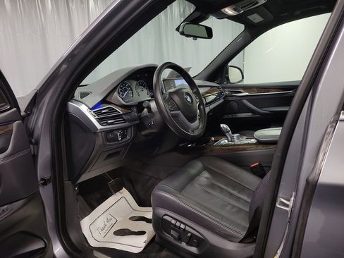 Used 2017 BMW X5 xDrive40e image 13
