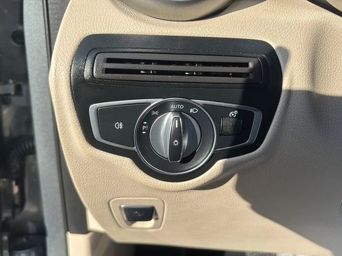 Used 2018 Mercedes-Benz GLC 300 image 16
