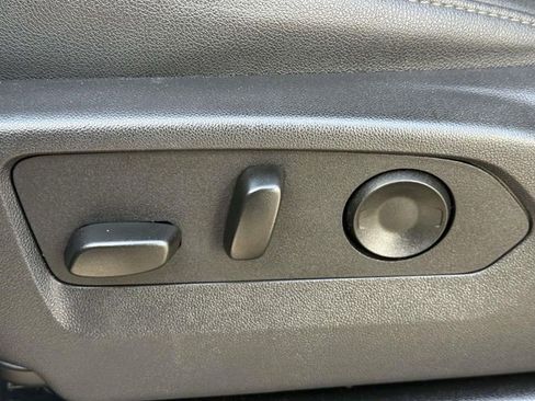 Certified 2025 Chevrolet Suburban Z71 image 28