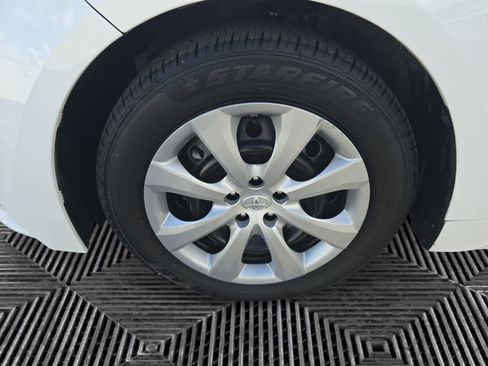 Used 2023 Toyota Corolla LE image 23