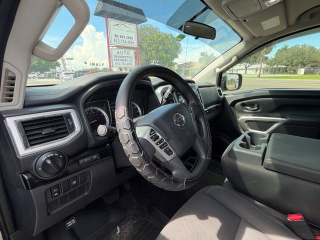 Used 2017 Nissan Titan SV RWD image 13