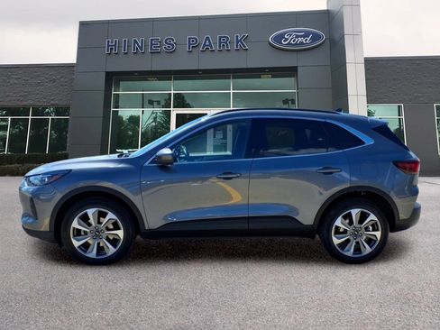 Used 2024 Ford Escape Platinum AWD/4WD image 4