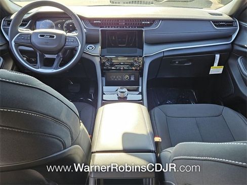 New 2025 Jeep Grand Cherokee Laredo X image 8