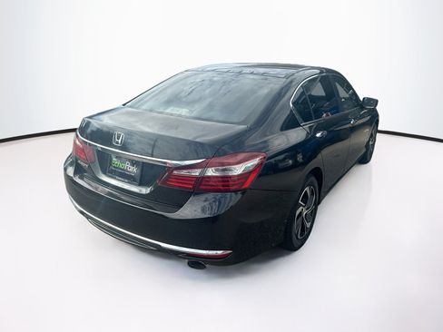 Used 2017 Honda Accord LX image 9