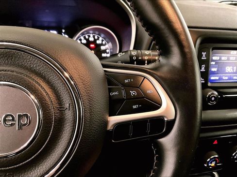 Used 2018 Jeep Compass Latitude image 18