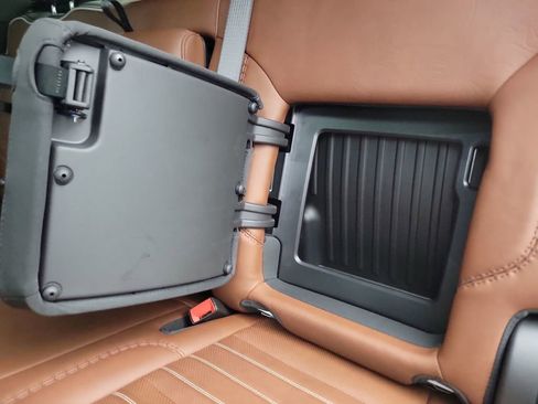 Used 2024 GMC Sierra 3500 Denali Ultimate image 19