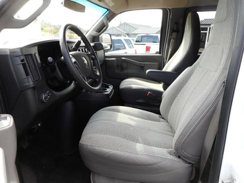 Used 2016 Chevrolet Express 3500 LT w/ LT Preferred Equipment Group image 12