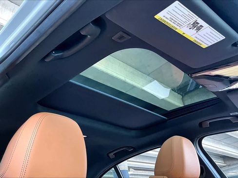 Used 2023 BMW 330i Sedan w/ Parking Assistance Package image 13